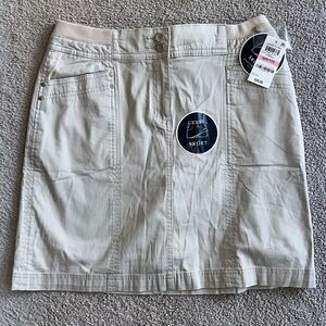 Karin Scott Petites Skort in Stonewall!